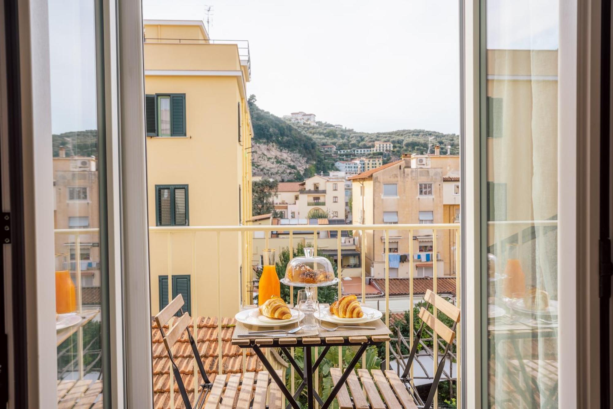 Casa E Arte Apartment Sorrento Luaran gambar