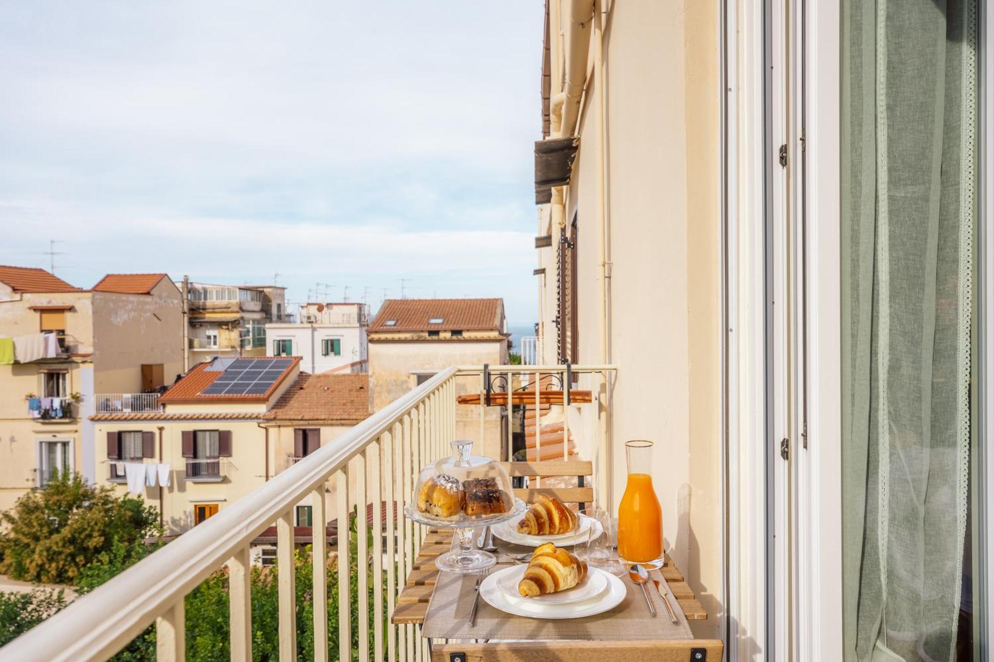 Casa E Arte Apartment Sorrento Luaran gambar
